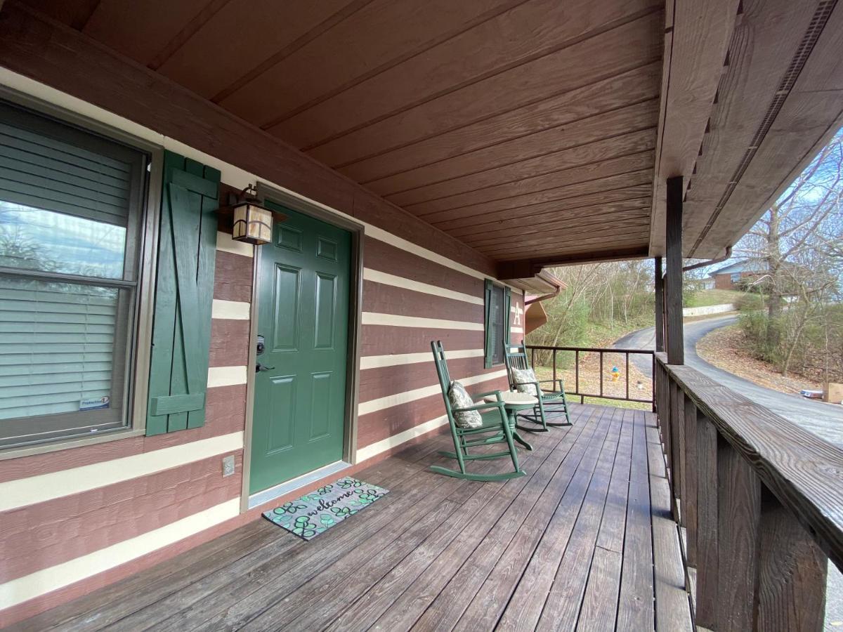 On Dolly Time 1 Mile From Dollywood Villa พิเจนฟอร์จ ภายนอก รูปภาพ